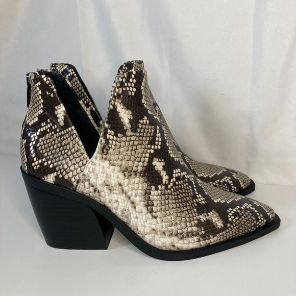 Vince Camuto Gigietta Leather Ankle Boots Size 8 1/2 Natural Multisnake - Picture 4 of 11